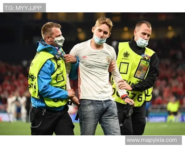 南京排球队在欧锦赛中的团队协作展现出卓越实力与默契配合