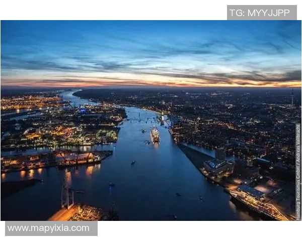 足球明星老男人魅力依旧风采不减岁月无情也难掩帅气光环