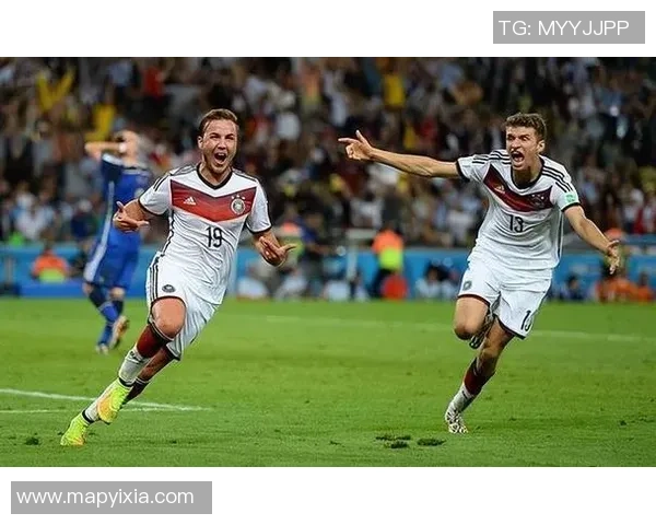 经典老足球明星的传奇故事与辉煌成就回顾 经典老足球明星的传奇故事与辉煌成就回顾